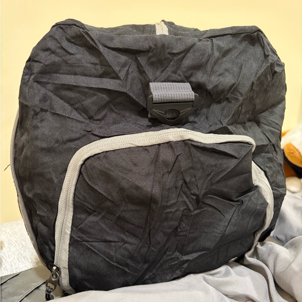 Black and Gray Men’s Duffle Bag 40L - Picture 4 of 8